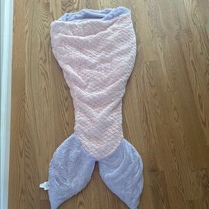 Pink and Purple Mermaid Tail Blanket